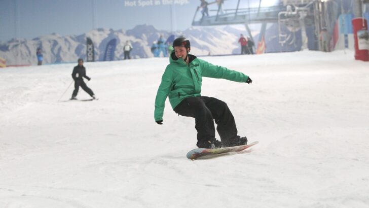 The Snow Centre Review – Learning to Snowboard near London