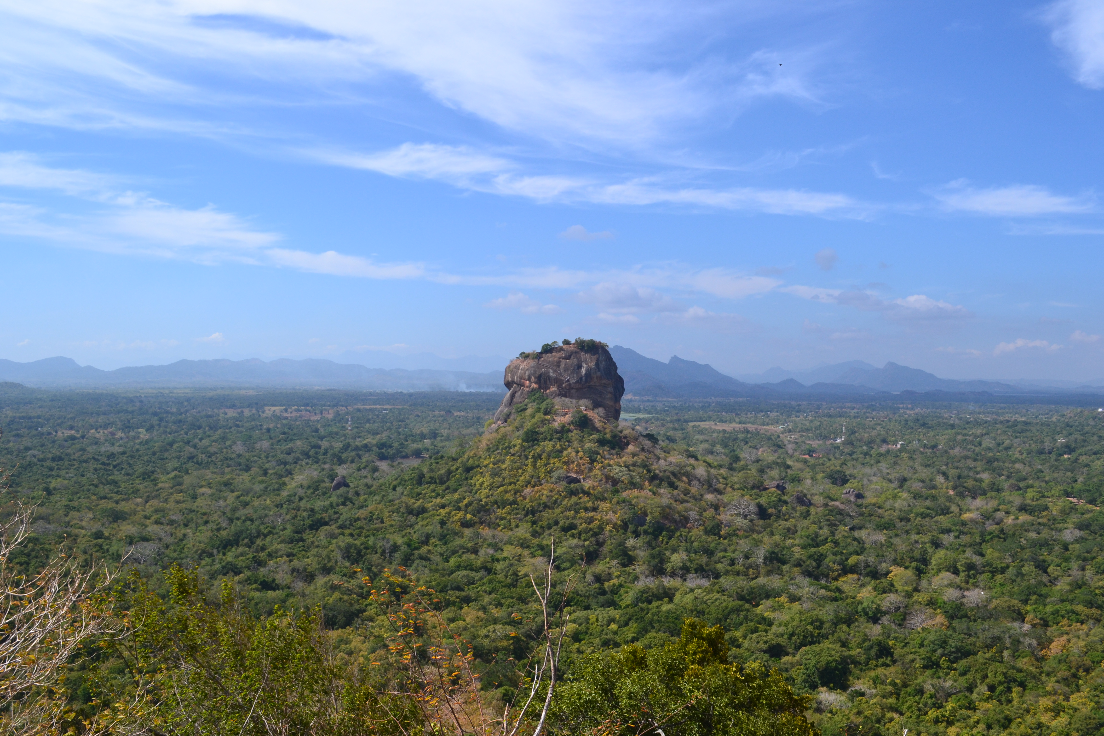 backpacker tour sri lanka