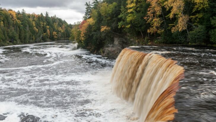 The 10 Best Waterfalls in Michigan